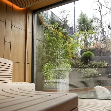 Modern 2-bedroom Flat With Balcony In Azur Premium By Flat Mаnаger 圣君士坦丁和海伦那